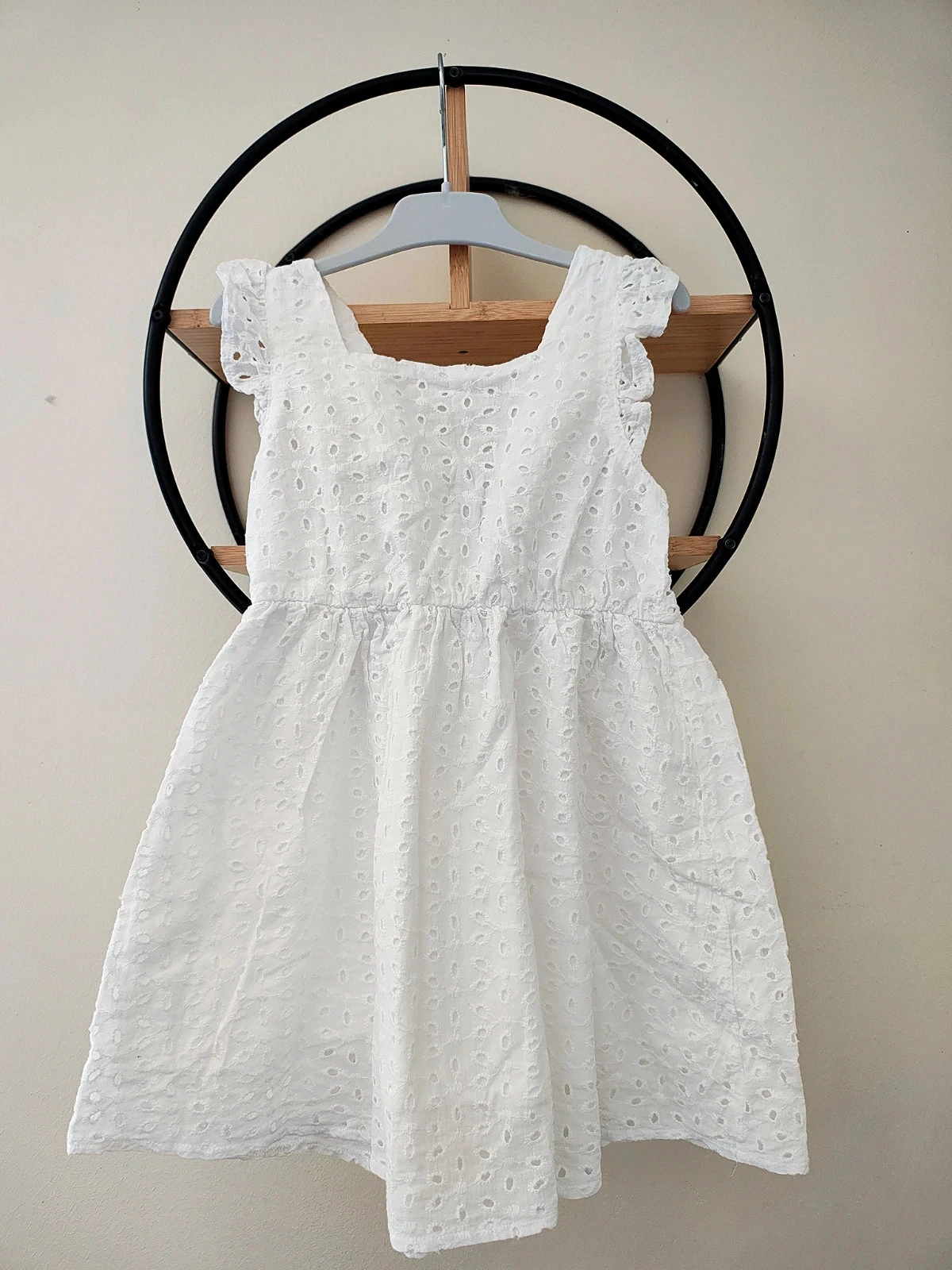 5 6 ans robe été effet broderie dentelle ( étiquette coupée)